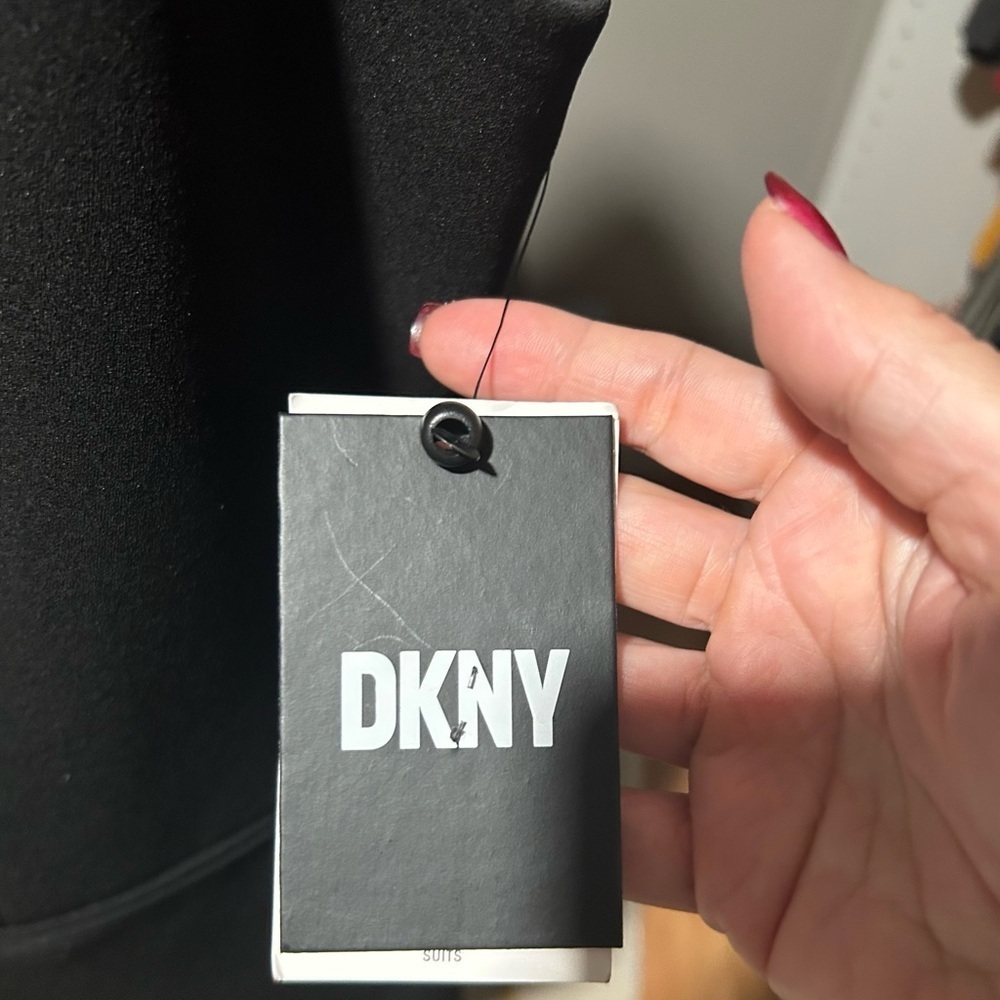 DKNY Black Sleeveless Vest Size 16 - Picture 5 of 5